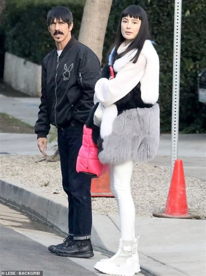 Unraveling The Love Life Of Anthony Kiedis: Who Is His Girlfriend Now?
